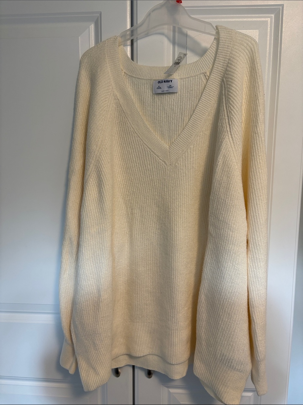 Old Navy Soft Cream V-Neck Ribbed Sweater